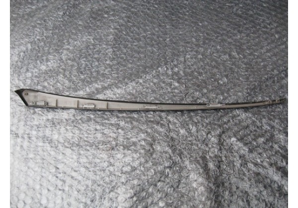 молдінг скла,передній правий,Peugeot 407,1.6hdi,9654362180